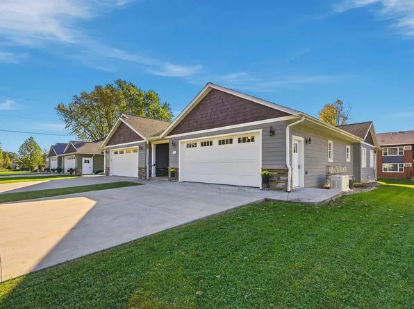 409 Mound St #2, Decorah, IA 52101