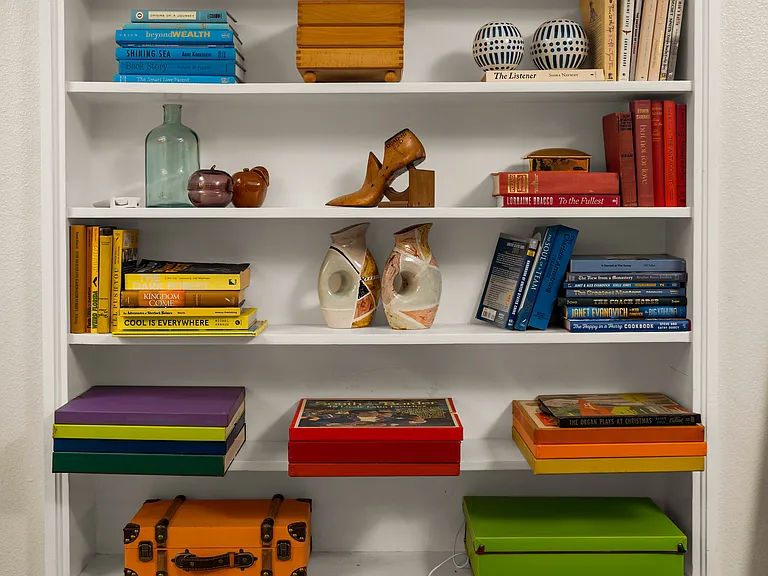 Sitting room bookcase detail.