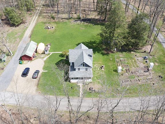 2nd image of 963 Pioneer Rd