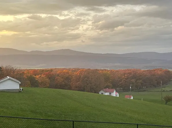 2205 Cunningham Ln, Moorefield, WV 26836