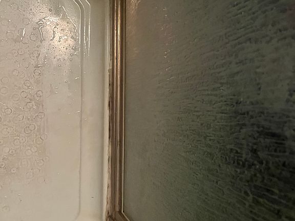 5th image of 388 Shanley St #2