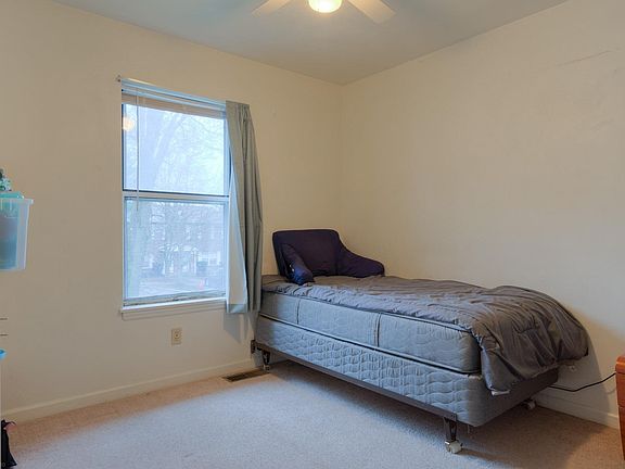 4th image of 209 Janie Ln