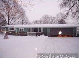 1000 Colonial Dr, Hudson, WI 54016