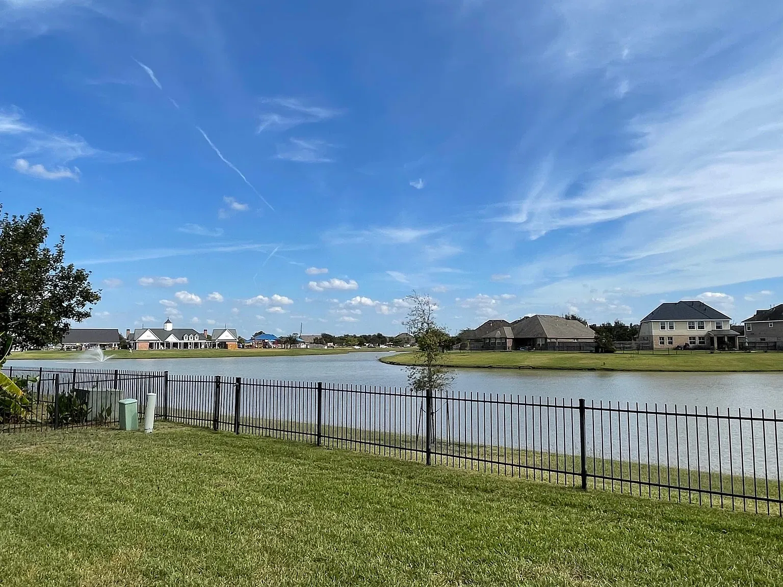 4 bed, 3.5 bath, 3100 sqft, $2,500 — Photo 1