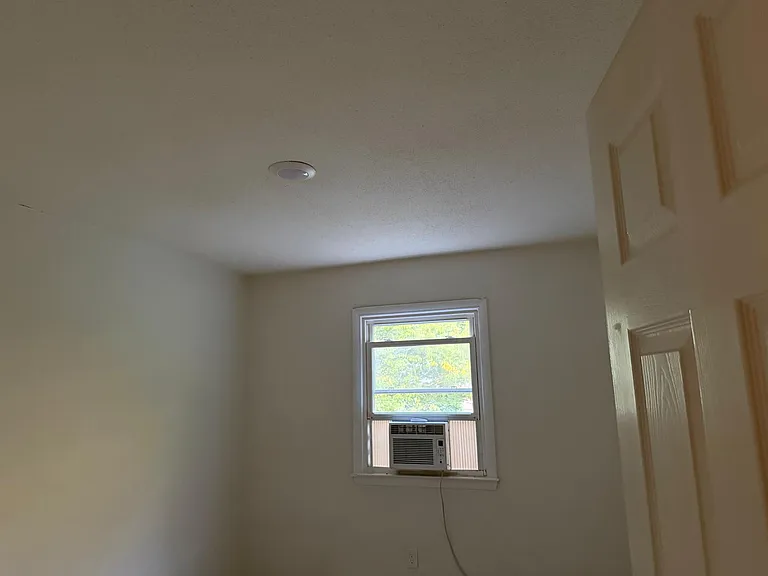 1403 Saxon Ct — Photo 10