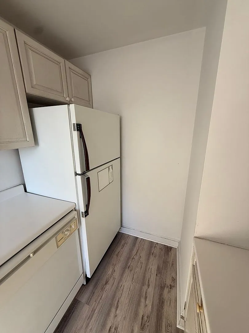 Nice 2 bed in South End — Photo 4