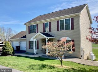 206 Summitville Rd, New Holland, PA 17557