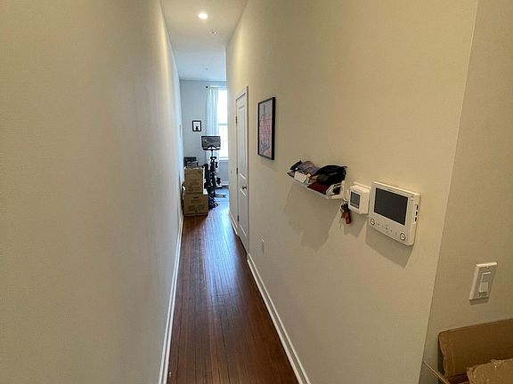 Entry to apartment