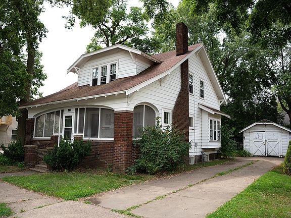 5th image of 1112 S Barstow St
