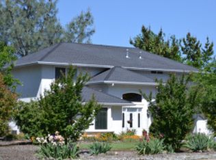 6990 Riverside Dr, Redding, CA 96001