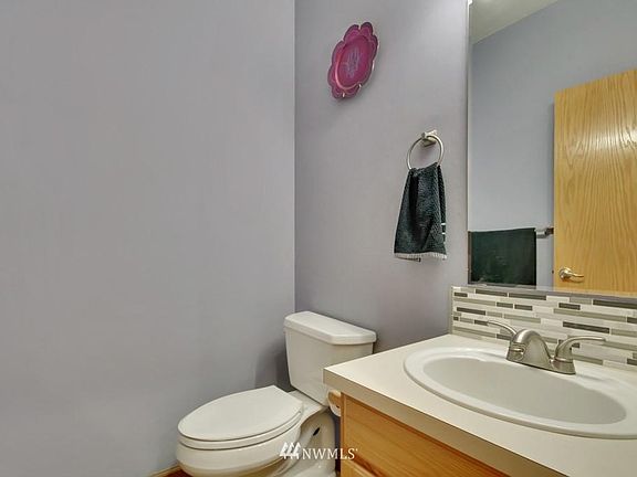4th image of 418 17th St SE Unit 5D
