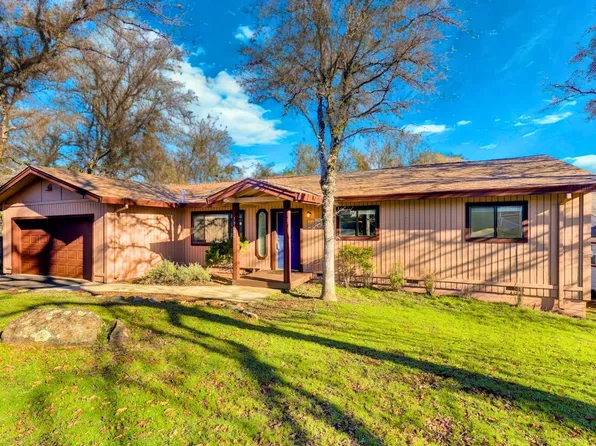 18082 Hummingbird Dr, Penn Valley, CA 95946