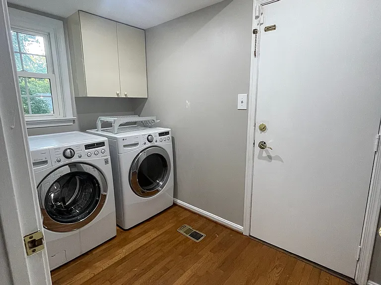 9025 Streamview Ln — Photo 22