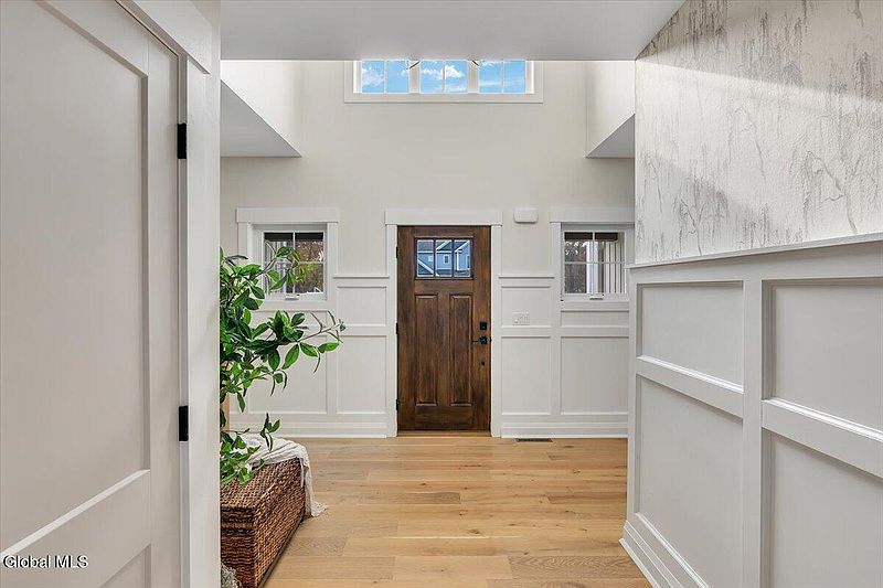5th image of 6 Essie Lane