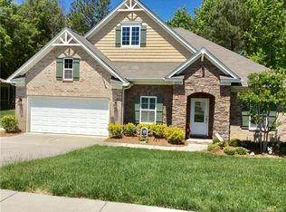 3553 Savannah Hills Dr, Matthews, NC 28105