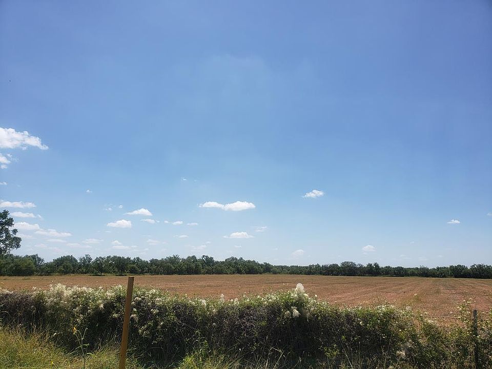 2nd image of Crocket Blvd