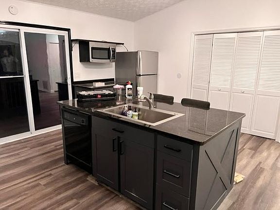 4th image of 310 Quail Hollow Dr