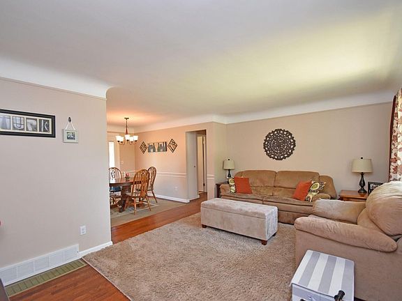 3rd image of 5419 Heather Ct