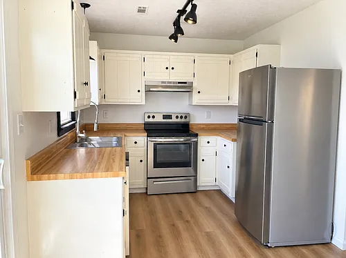 Floor plan 2 BD 1BA - Top Floor
