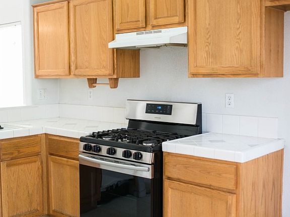 4th image of 3051 Fairmont Dr
