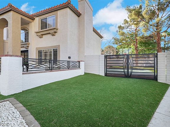 4th image of 3001 Ocean Port Dr
