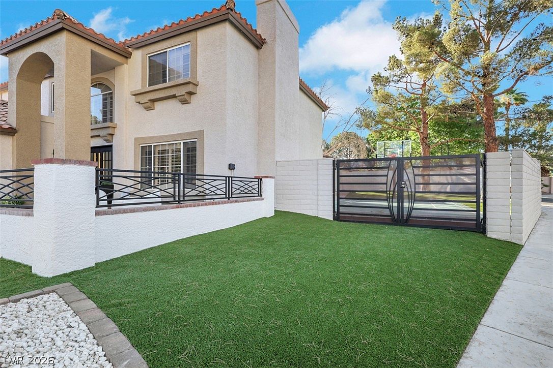 3001 Ocean Port Dr — photo 4
