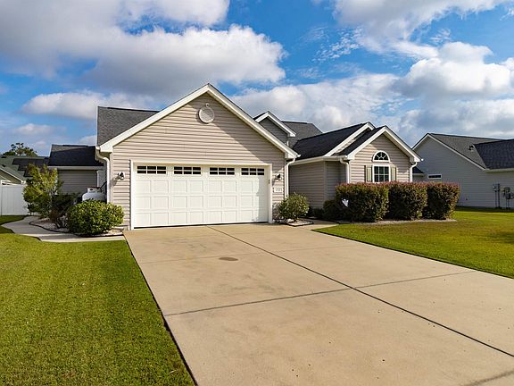 2nd image of 432 Carolina Woods Dr.
