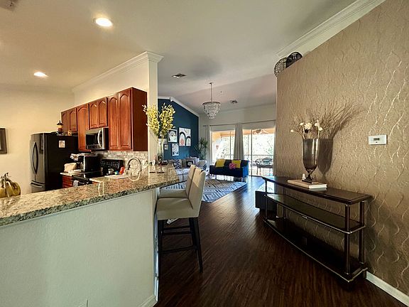 4th image of 2679 Metro Sevilla Dr #Drive105