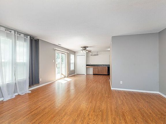 5th image of 1943 Dutch Elm Dr