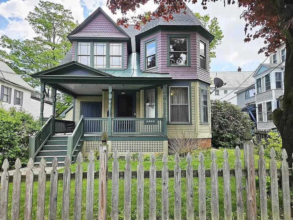 30 Chapin St