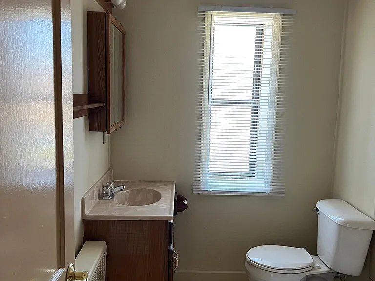 905 Kilian Blvd SE — Photo 11
