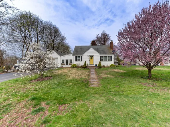 15 Charter Road, Ellington, CT 06029