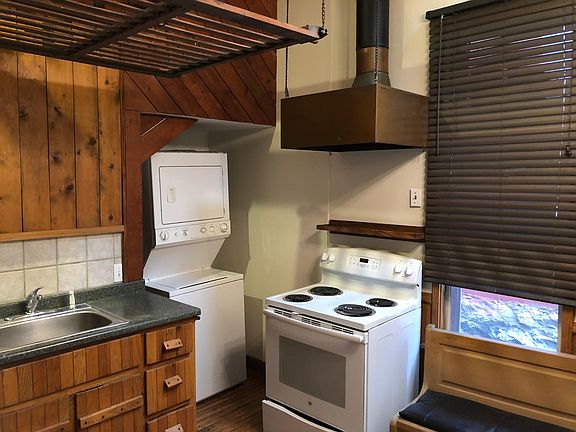 3rd image of 4150 Oak St APT 2