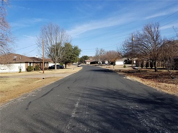 4th image of 1822 Emerald Isle Dr