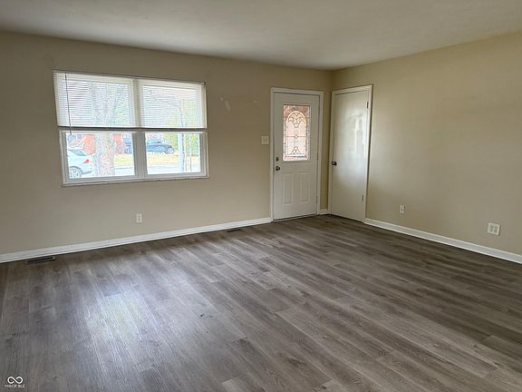 3rd image of 621 Aberdeen Dr
