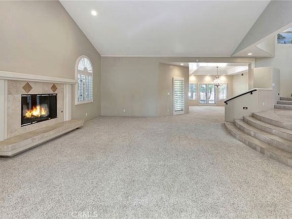 4th image of 10762 Center Dr