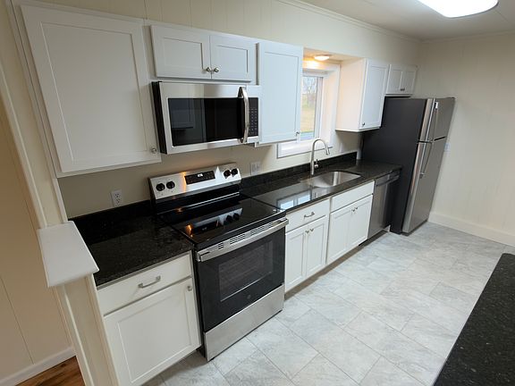 4th image of 21006 Jefferson Blvd #D