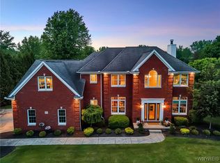 8280 Manchester Park Dr, East Amherst, NY 14051
