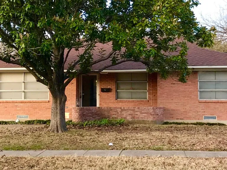 2223 Healey Dr — Photo 1
