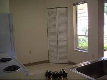 5th image of 12101 Glenmoor Dr