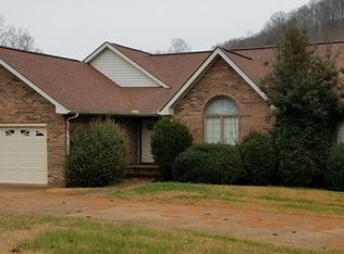 1451 Hialea Dr, Livingston, TN 38570