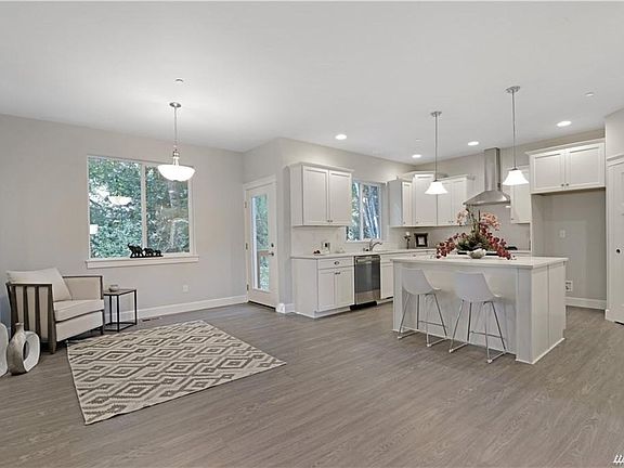 5th image of 7648 Deschutes Heights Ct SE