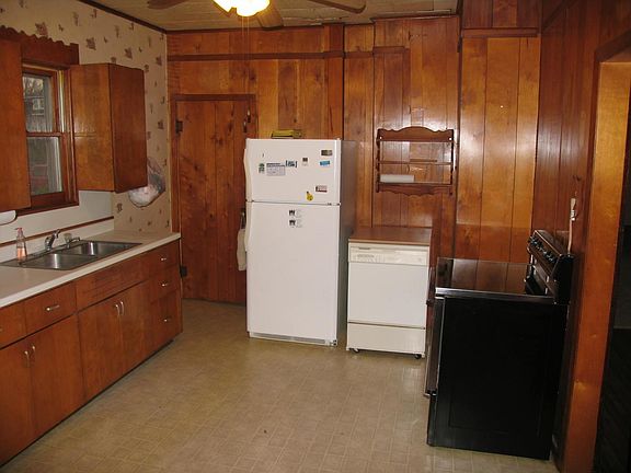 4th image of 216 Sorenson St