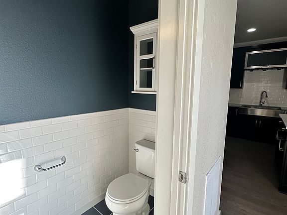 Power room/main level half-bath