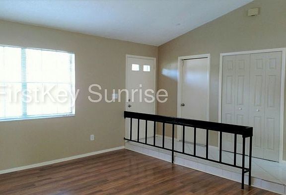 2nd image of 718 Lancewood Dr