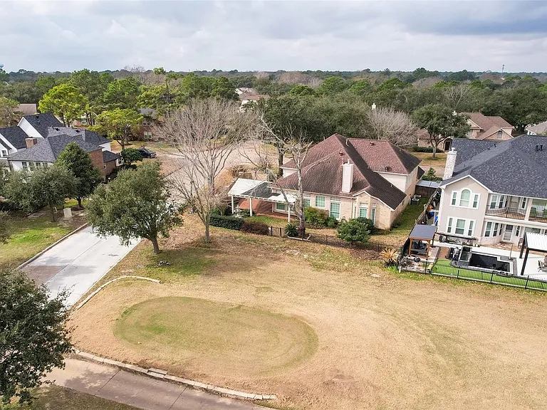 7502 Holly Court Est — Photo 42