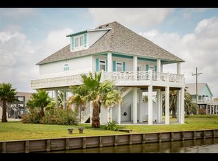 2570 Tide Dr, Crystal Beach, TX 77650
