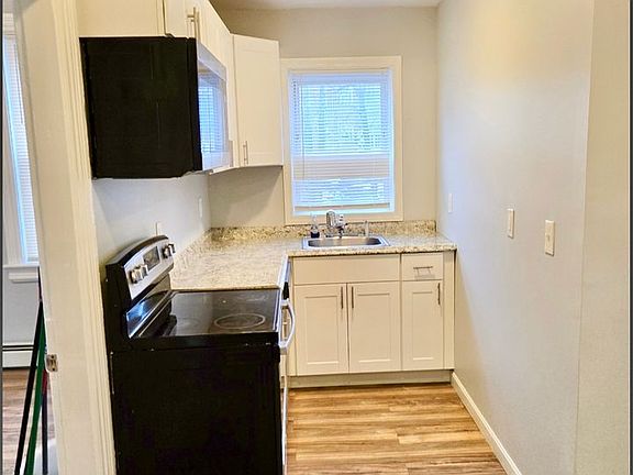 4th image of 207-209 Pawtucket Ave #1
