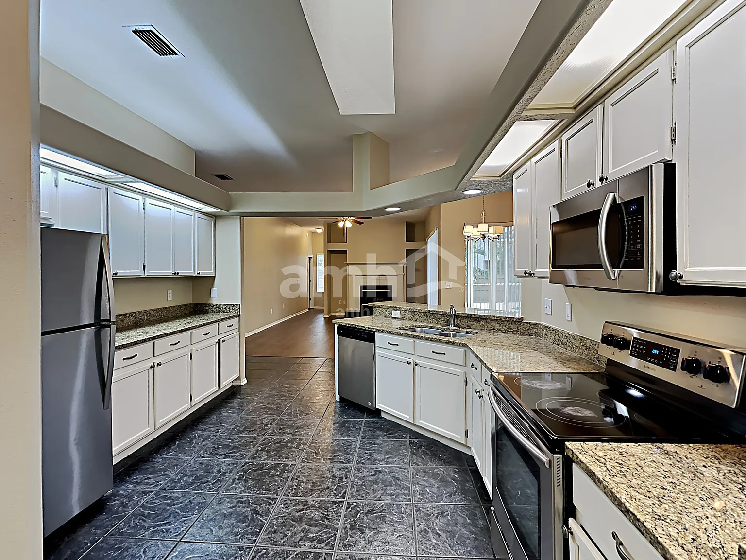 4 bed, 3.0 bath, 2534 sqft, $3,380 — Photo 3