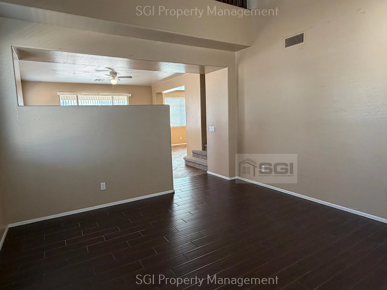 Beautiful 4 Bedroom Home! — Photo 2